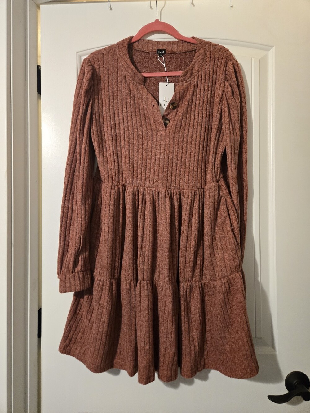 Ueal Rusty Rose Ribbed Tiered Dress